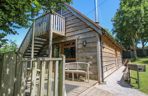 Watchet Cottage | HAZEL LODGE, pet friendly, with hot tub in Washford