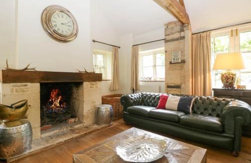 Brimpsfield House | Hazel Manor Wing