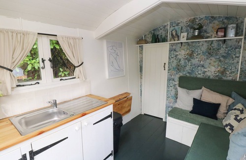 Narberth Cottage | HAZEL NOOK, pet friendly, character holiday cottage in Narberth
