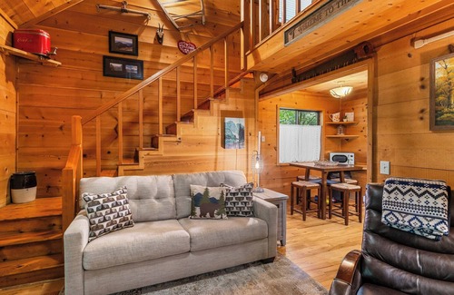 Sautee Nacoochee Cabin | Hazel’s Hideaway - 3rd Night Free!