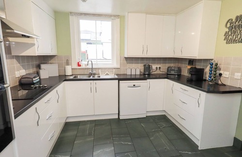 Keswick House | HAZELMERE, pet friendly, character holiday cottage in Keswick