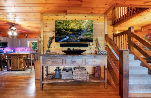 Cherry Log House | Hazy Hideaway - Cherry Log, GA