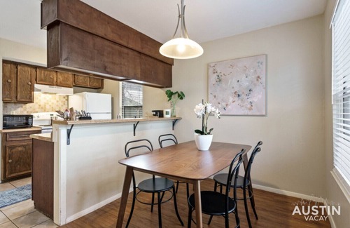 Barton Hills Apartment | HC #212 xxxxxxxxxxxx