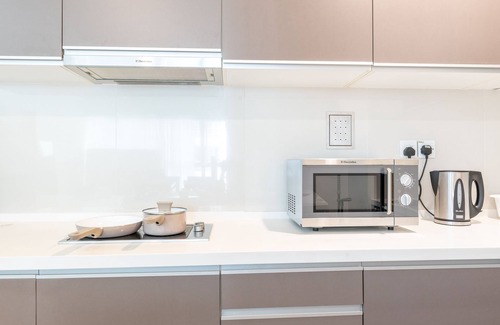 Chow Kit Apartment | HC Studio @ Instaworthy Infinity pool (Netflix & Wifi provided)