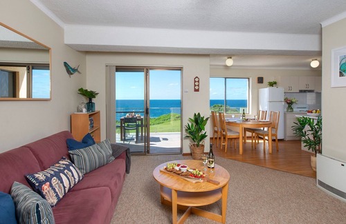 Kiama Apartment | Headland Hideaway - spectacular sea views!