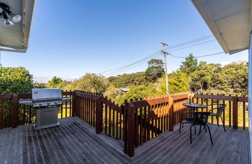 Mangawhai Heads House | Heads Bach - Cute, pet-friendly, old school kiwi bach - no frills, just a great location