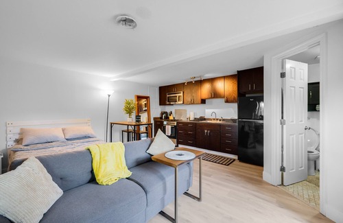 Geyserville House | Healdsburg Studio - Vineyard Views!