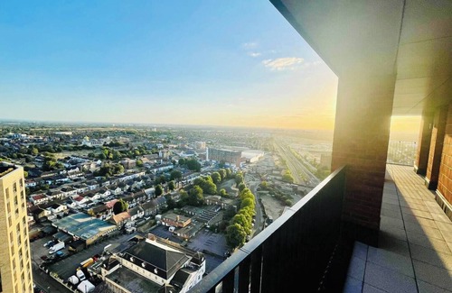 Norwood Green Apartment | Healum Retreat - 3BR Apartment, Southall