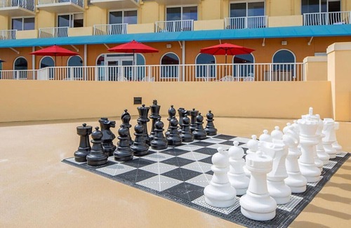 Ormond Shores Condo | Hear the Atlantic waves in this Studio resort apt in Ormond Beach with vacation amenities