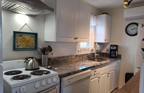 East Sandwich Cottage | Hear the sound of the surf