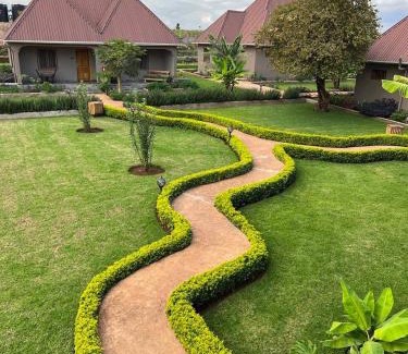 Mto wa Mbu Hotel | Heart and Soul Lodge