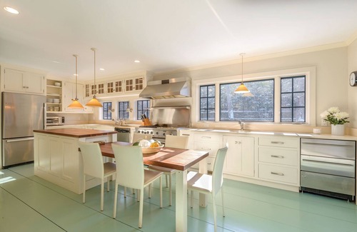 East Hampton North House | Heart EH Village,Walk to all, pool, gated/Zen garden Beautiful expansive cottage