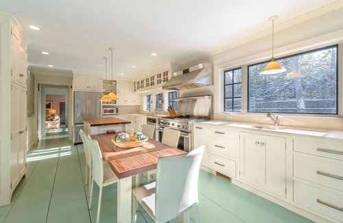 East Hampton North House | Heart EH Village,Walk to all, pool, gated/Zen garden Beautiful expansive cottage