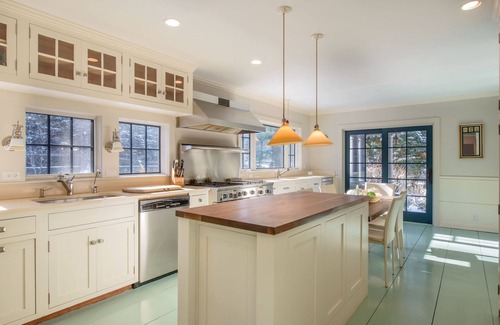 East Hampton North House | Heart EH Village,Walk to all, pool, gated/Zen garden Beautiful expansive cottage