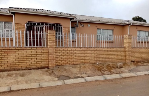 Umtata House | Heart It Guest House, where you will find rest.
