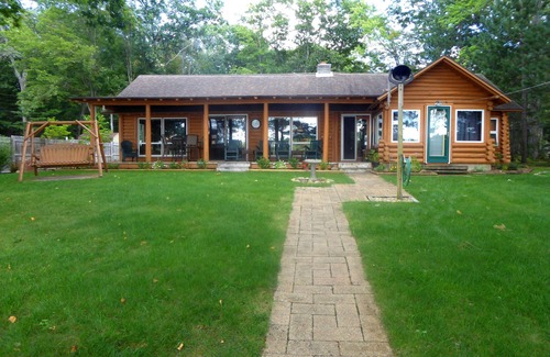 Gaylord Cottage | Heart Lake Log Home, 4 BOATS, Sandy Lake; Family Vacation. SPECIAL RATES 8/14-23