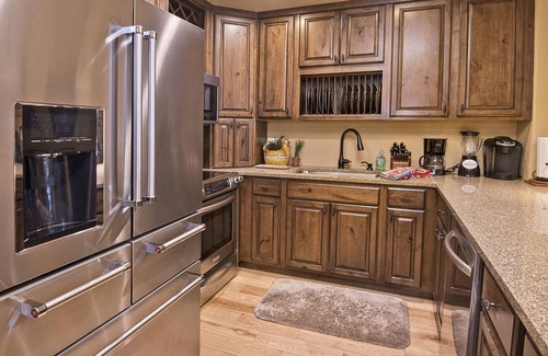 Avon Condo | Heart of Avon| 2 Masters| Large Bunk Room| Spacious Condo| Free Ski Shuttle