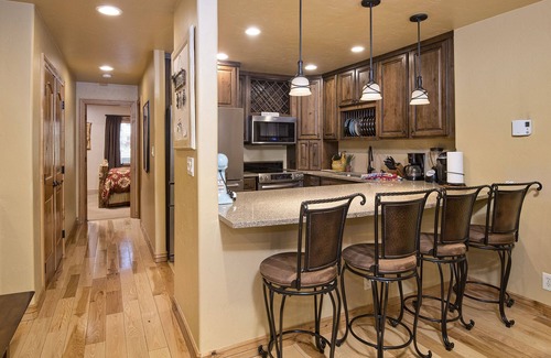 Avon Condo | Heart of Avon| 2 Masters| Large Bunk Room| Spacious Condo| Free Ski Shuttle