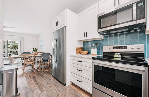 Santa Rosa Beach House | Heart of Blue Mtn., Chic Townhome In BMB, 3min Walk to Beach & Pool!