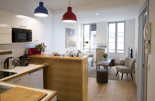 Saint-Michel Apartment | HEART OF BORDEAUX Cosy Apartment