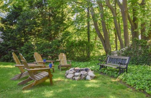 Brewster House | Heart of Brewster 5 Miles to Beach