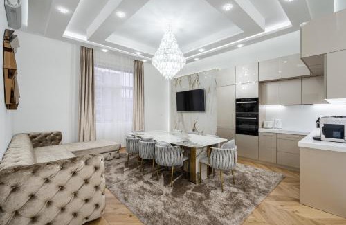 Belvaros - Lipotvaros Apartment | Heart of Budapest Luxury Apartment with Amazing View