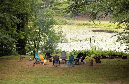 Catskill House | Heart of Catskills:Pond Views,Backyard Dining+BBQ.