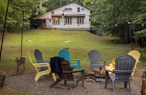 Catskill House | Heart of Catskills:Pond Views,Backyard Dining+BBQ.