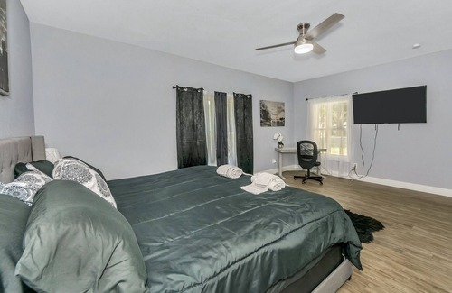 Oak Cliff House | Heart of Dallas cute home. Close to Bishop Arts, Downtown, Deep Elum, Zoo