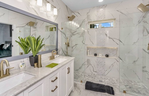 Oak Cliff House | Heart of Dallas cute home. Close to Bishop Arts, Downtown, Deep Elum, Zoo