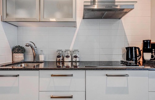 Downtown Toronto Apartment | Heart Of Downtown Condo Close To CN Tower