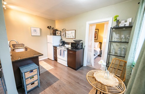 Norkirk Apartment | Heart of Downtown Kirkland - 500 Feet from the Beach