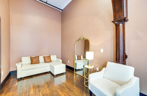 Marshall Apartment | Heart of Downtown Marshall: Boutique Studio Stay!
