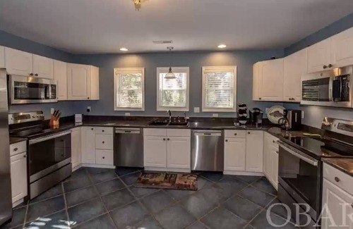 Sea Acres House | Heart of Duck! Heated Pool, Hot Tub, Golf Cart