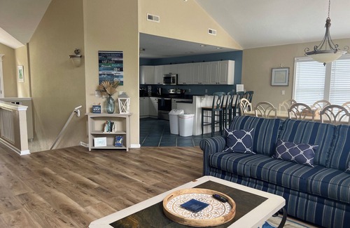 Sea Acres House | Heart of Duck! Heated Pool, Hot Tub, Golf Cart