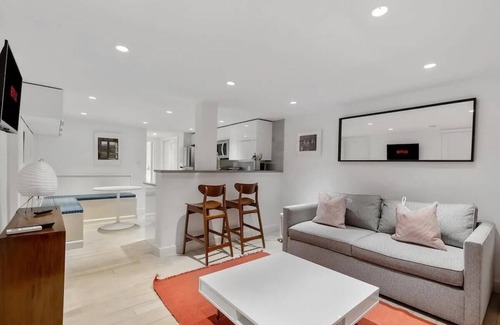 Dupont Circle Apartment | Heart Of Dupont/Walk to Georgetown
