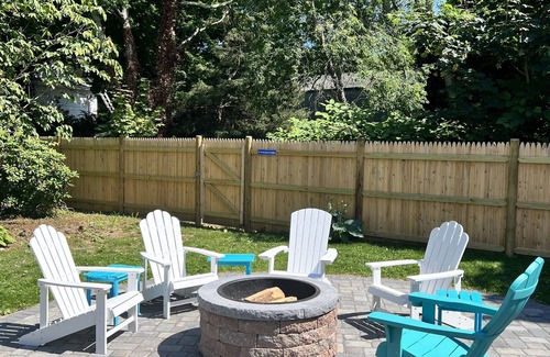 Falmouth House | Heart of Falmouth Village and Close to Beach