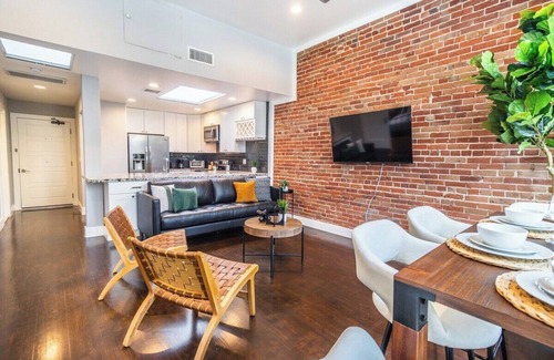 Gaslamp Quarter Apartment | Heart of Gaslamp Luxury Interior | 2BR + Sleeps 5!