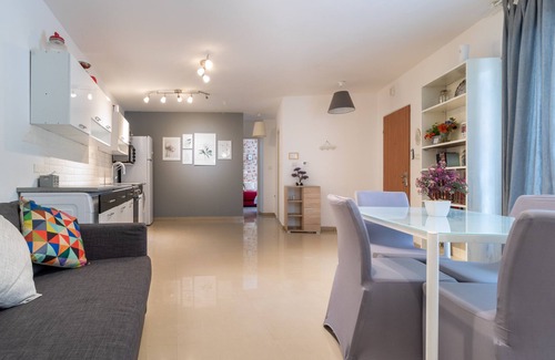 Mamilla Apartment | Heart of Geula T3 Apartment