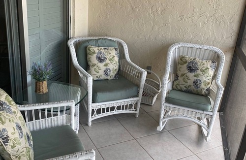 Moorings Condo | Heart of Gulf Shore Blvd North!
