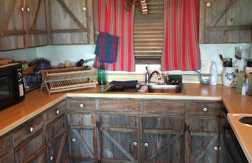 Fredonia Cabin | Heart of Heart Guest Lodge 5 bedroom,5 baths,den,kitchen. Mason County
