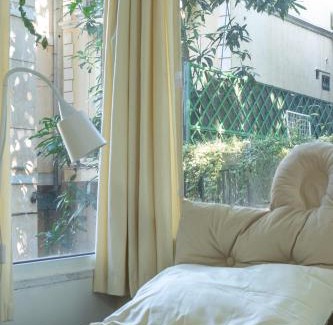 Old Quarter House | Heart of Hoan Kiem minimal elegant great window room