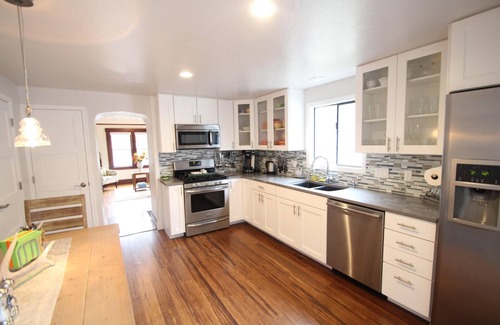 Fort Grounds House | Heart of Lake Coeur d'Alene. Steps To City Beach, Downtown & Ironman!