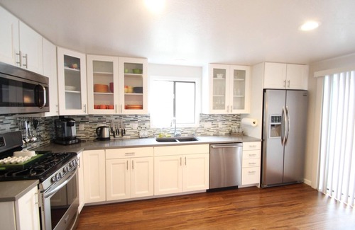 Fort Grounds House | Heart of Lake Coeur d'Alene. Steps To City Beach, Downtown & Ironman!