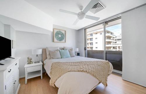 Manly Apartment | Heart of Manly - Quiet 1 Bed between Beach & Harbour