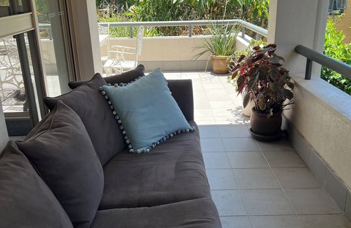 Newport Apartment | Heart of Newport, Minutes to the Beach, Spacious 3 Bedroom Apartment
