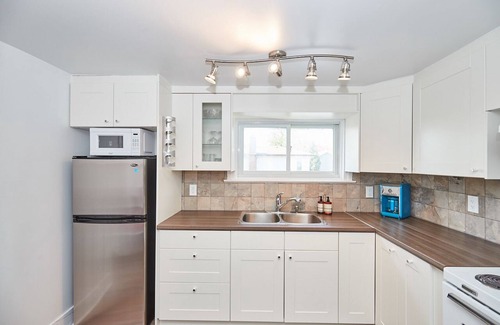 Port Dalhousie Apartment | Heart of Niagara’s Wine country in the famous town of Port Dalhousie