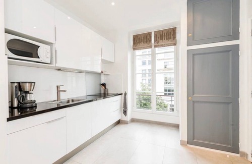 Bonne-Nouvelle Apartment | HEART of Paris, MONTORGUEIL, Les Halles, Louvre.