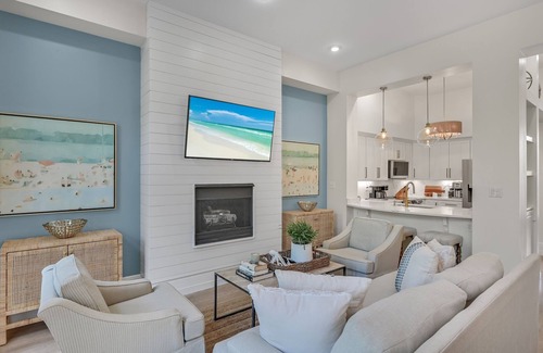 Seaside House | Heart of Seaside - Next to Shops - Restaurants - Entertainment - Beach!