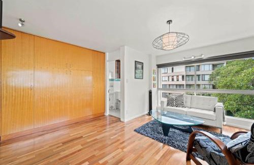 Potts Point Apartment | Heart Of The City Minutes from Macleay Street